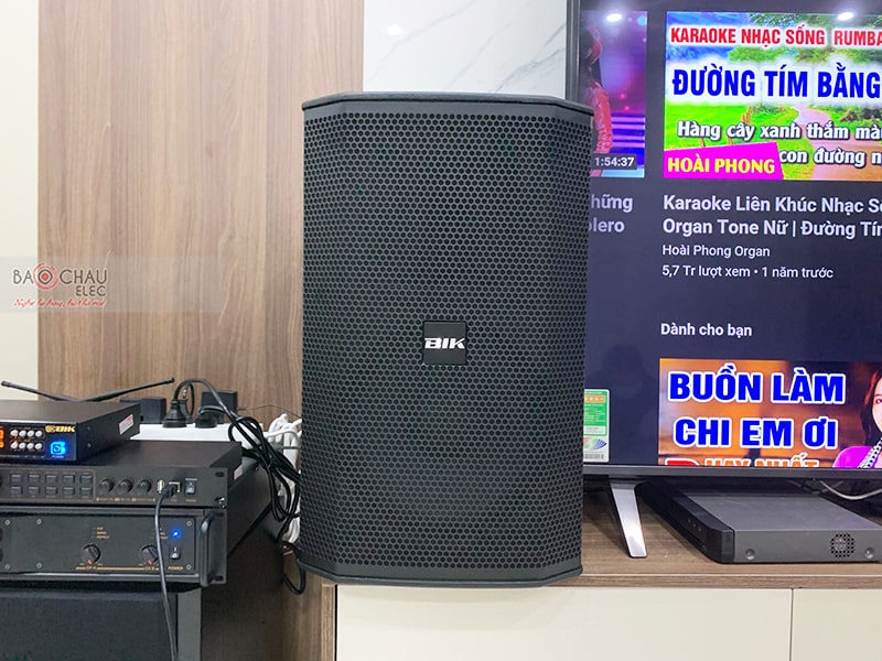 Dàn karaoke gia đình anh Vỹ