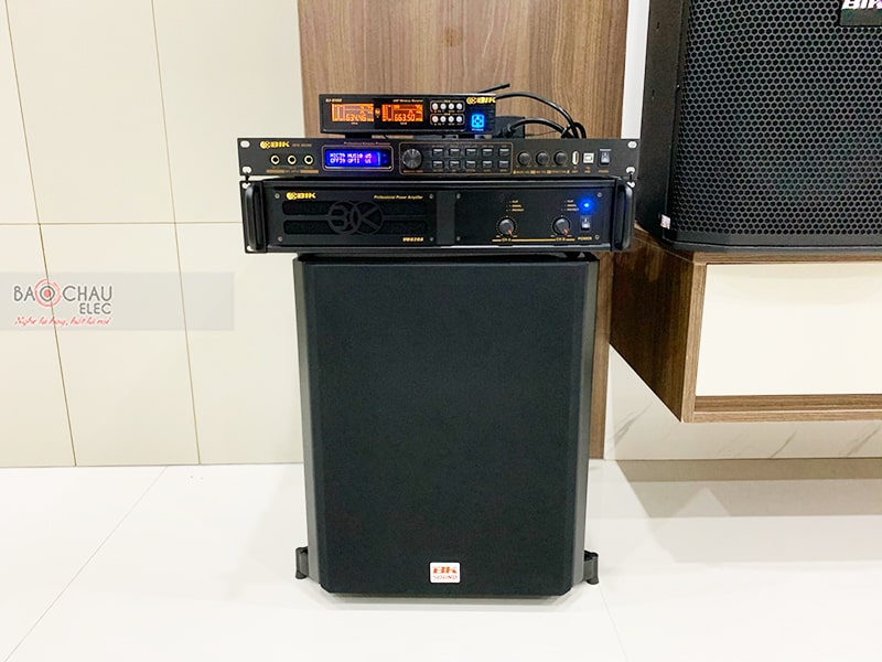 Dàn karaoke gia đình anh Vỹ