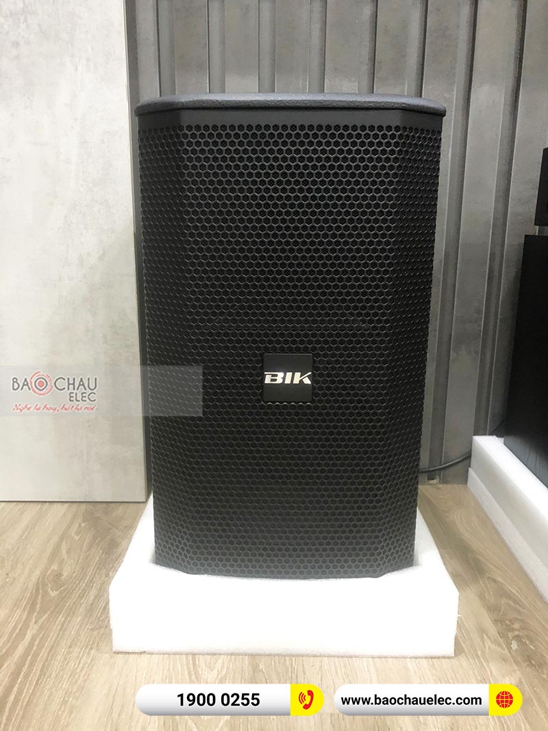 Dàn karaoke gia đình chị Hoa
