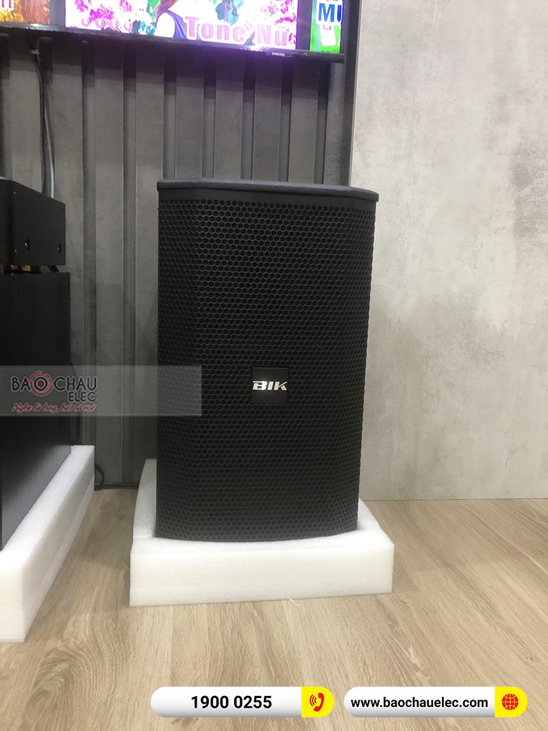Dàn karaoke gia đình chị Hoa