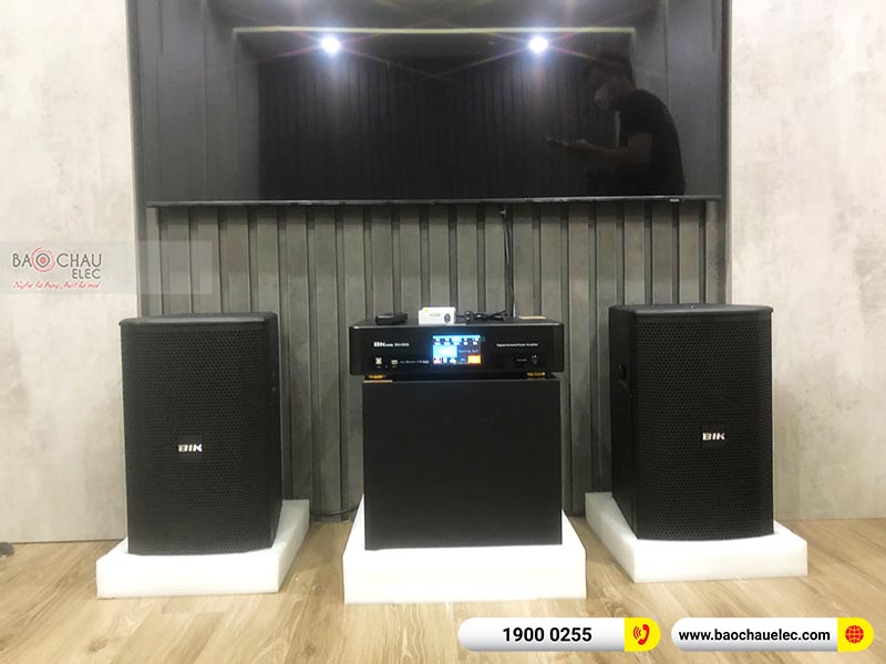 Dàn karaoke gia đình chị Hoa
