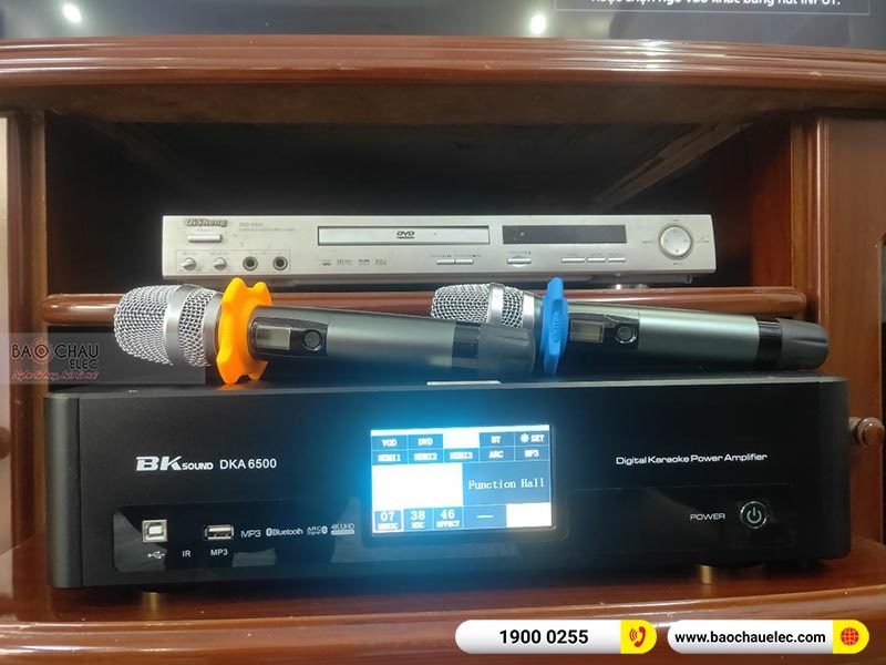 Dàn karaoke gia đình chị Hương