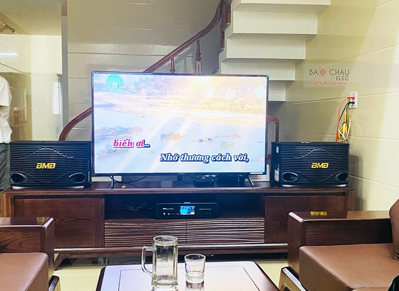 Dàn karaoke gia đình chị Linh 