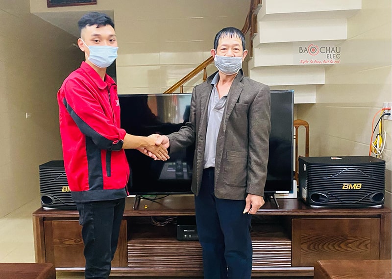Dàn karaoke gia đình chị Linh 