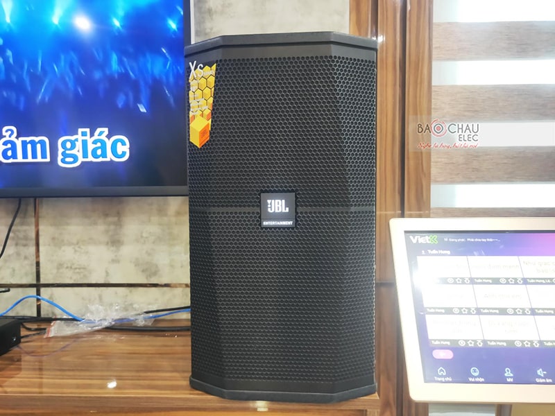 Dàn karaoke gia đình chị Nhung