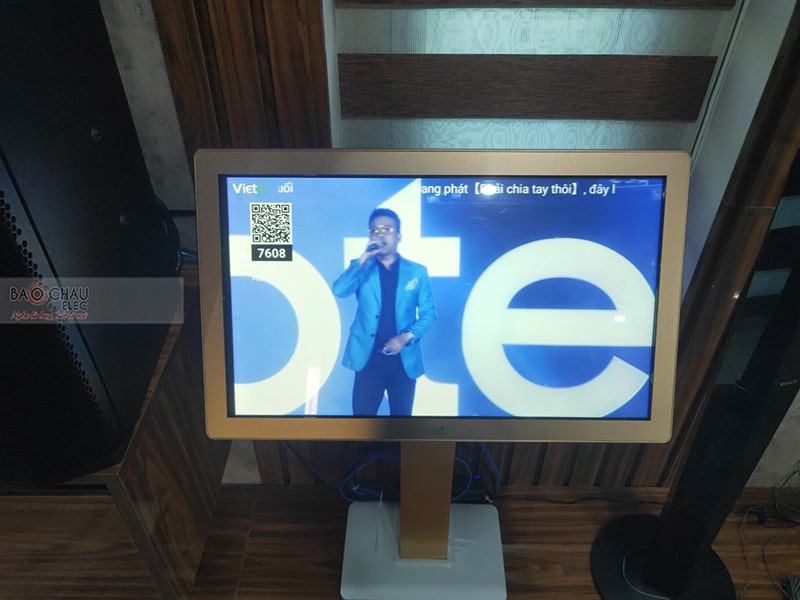 Dàn karaoke gia đình chị Nhung