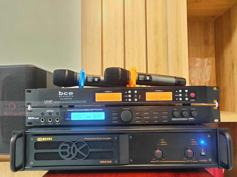 Dàn karaoke gia đình chị Oanh