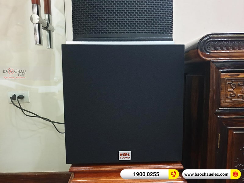 Dàn karaoke gia đình cô Hiền 
