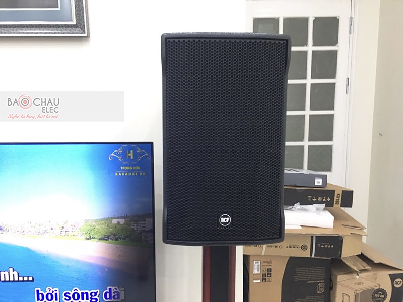 Dàn karaoke gia đình anh Anh
