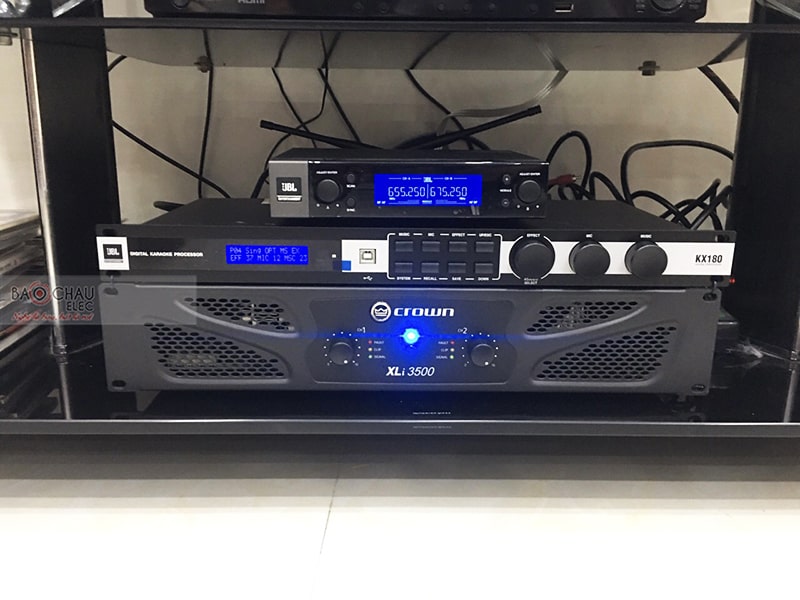 Dàn karaoke gia đình anh Anh