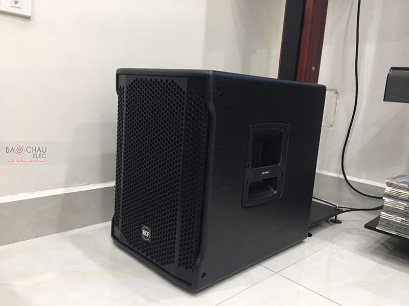 Dàn karaoke gia đình anh Anh