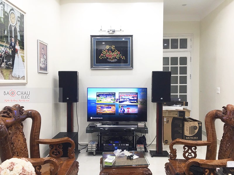 Dàn karaoke gia đình anh Anh
