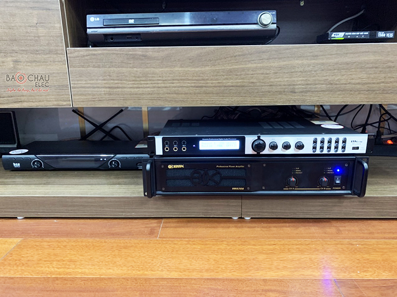 Dàn karaoke gia đình anh Cường h3