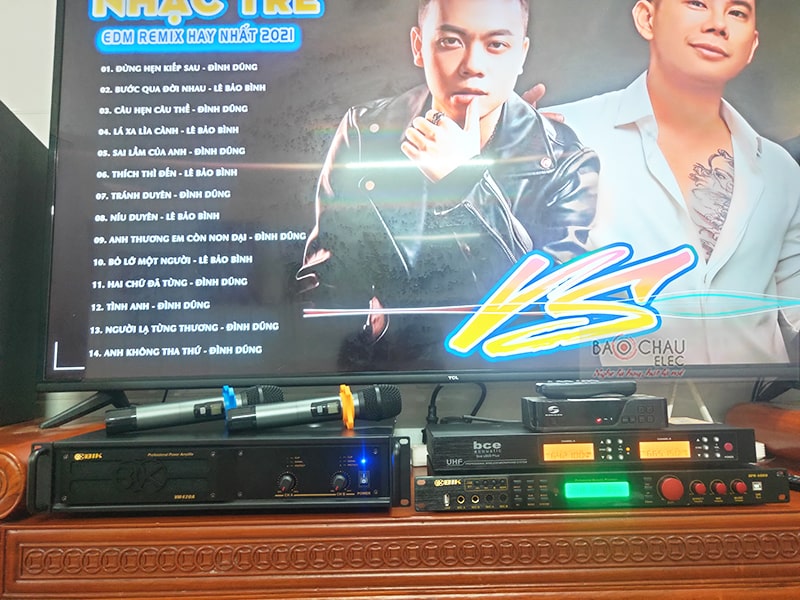 Dàn karaoke gia đình anh Đôn