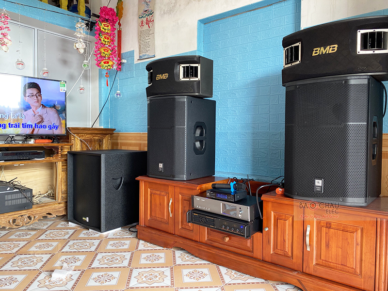 Dàn karaoke gia đình anh Hiện h5