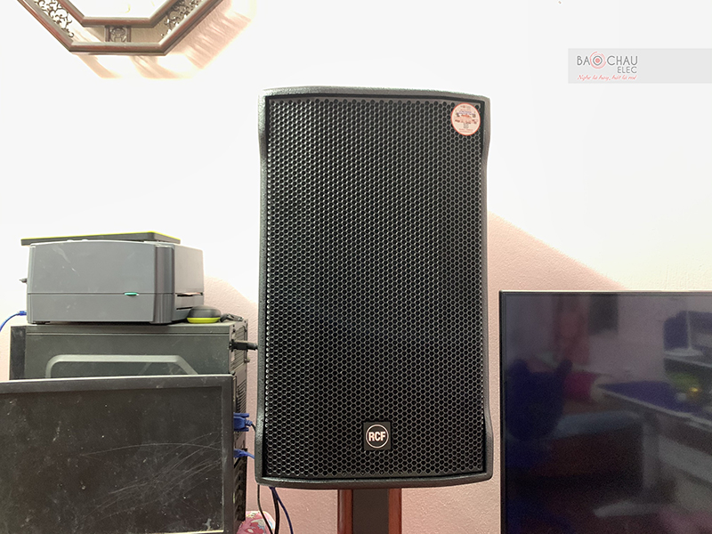Dàn karaoke gia đình anh Hiếu 