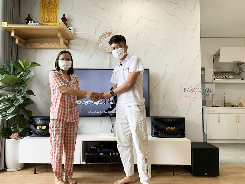 Dàn karaoke gia đình anh Hoàng 
