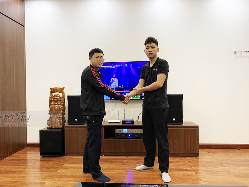 Dàn karaoke gia đình anh Hội h5
