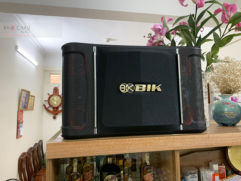 Dàn karaoke gia đình anh Hùng 