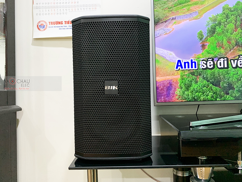 Dàn karaoke gia đình anh Lộc 