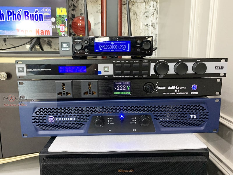 Dàn karaoke gia đình anh Mạnh 