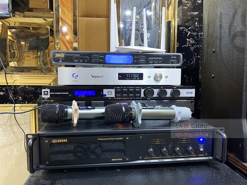 Dàn karaoke gia đình anh Ngọc tại Hà Nội 