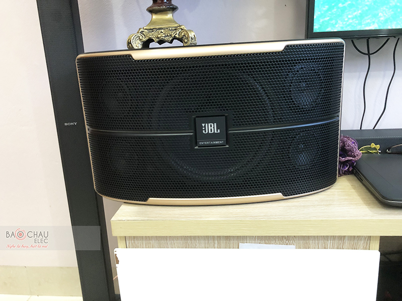 Dàn karaoke gia đình anh Như