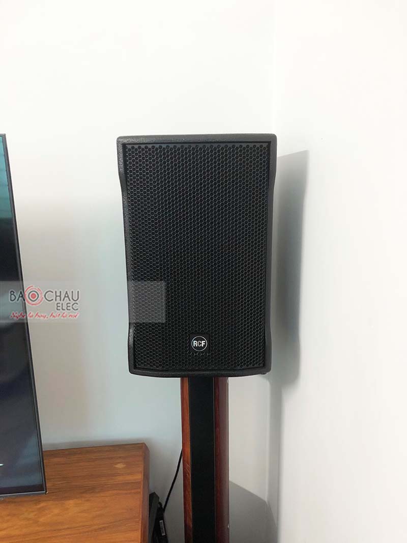 Dàn karaoke gia đình anh Quân
