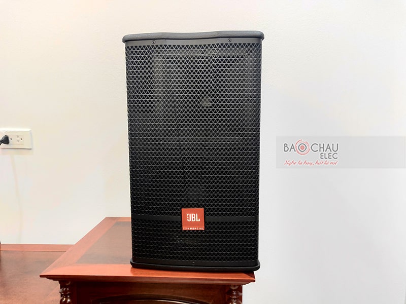 Dàn karaoke gia đình anh Quang