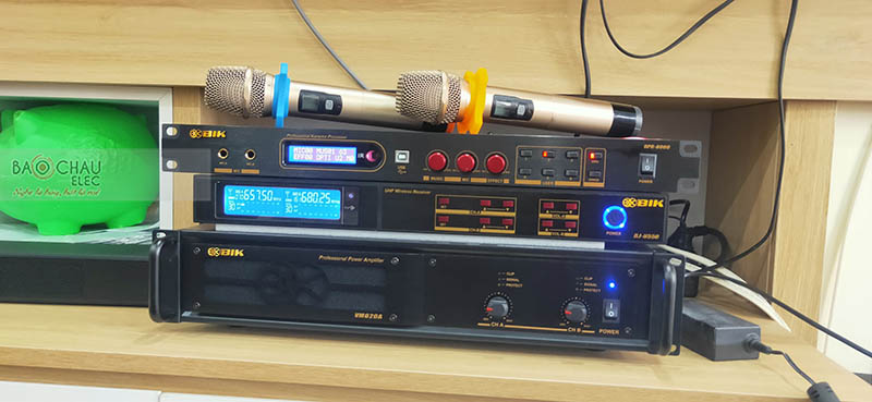 Dàn karaoke gia đình anh Quang h3