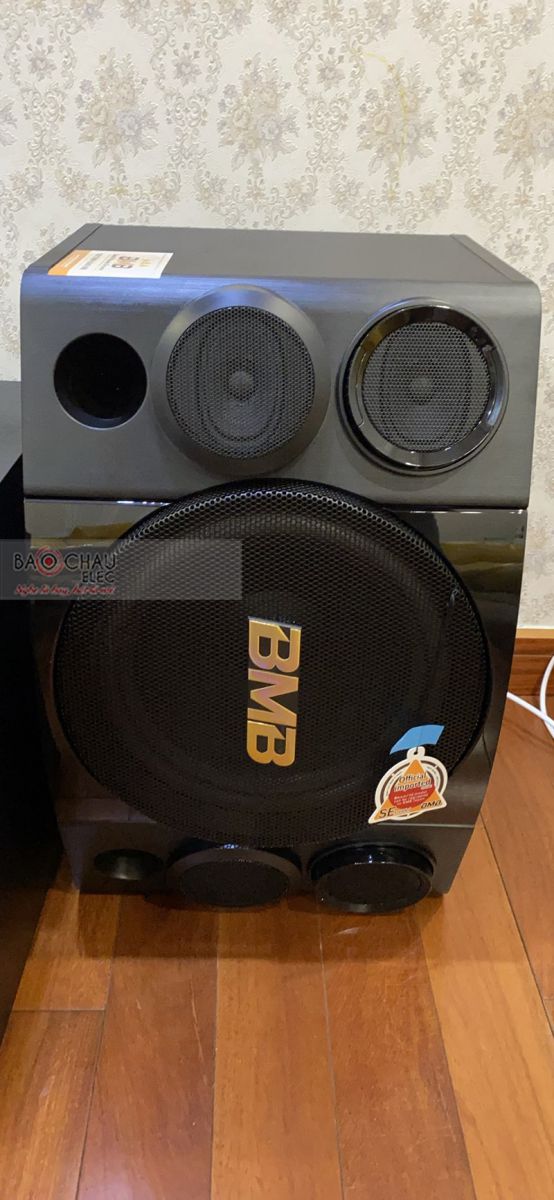 Dàn karaoke gia đình anh Quang Anh