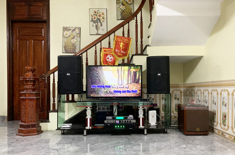 D&agrave;n karaoke gia đ&igrave;nh anh Qu&yacute; h5