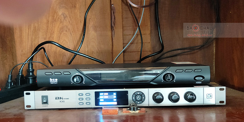 Dàn karaoke gia đình anh Quyết h4