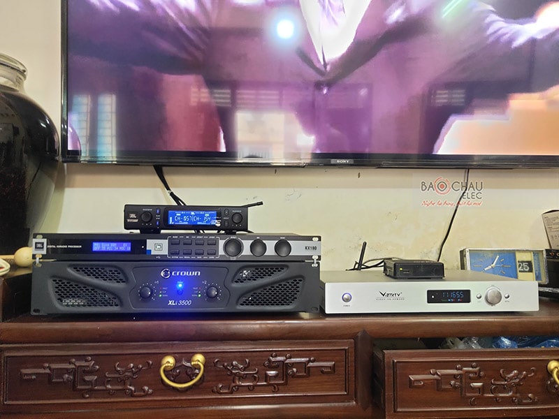 Dàn karaoke gia đình anh Sáng