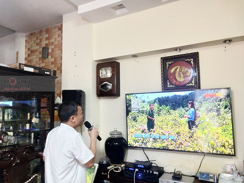 Dàn karaoke gia đình anh Sáng