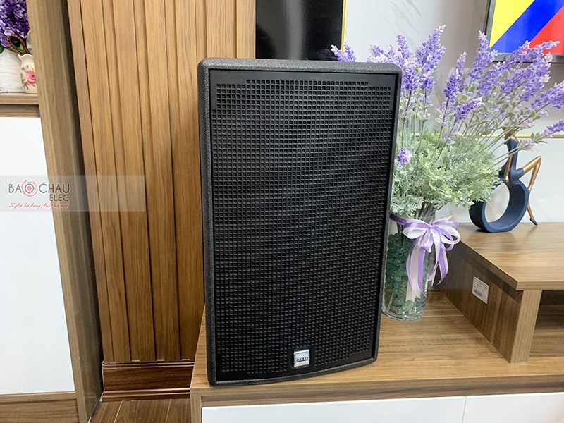 Dàn karaoke gia đình anh Sơn 