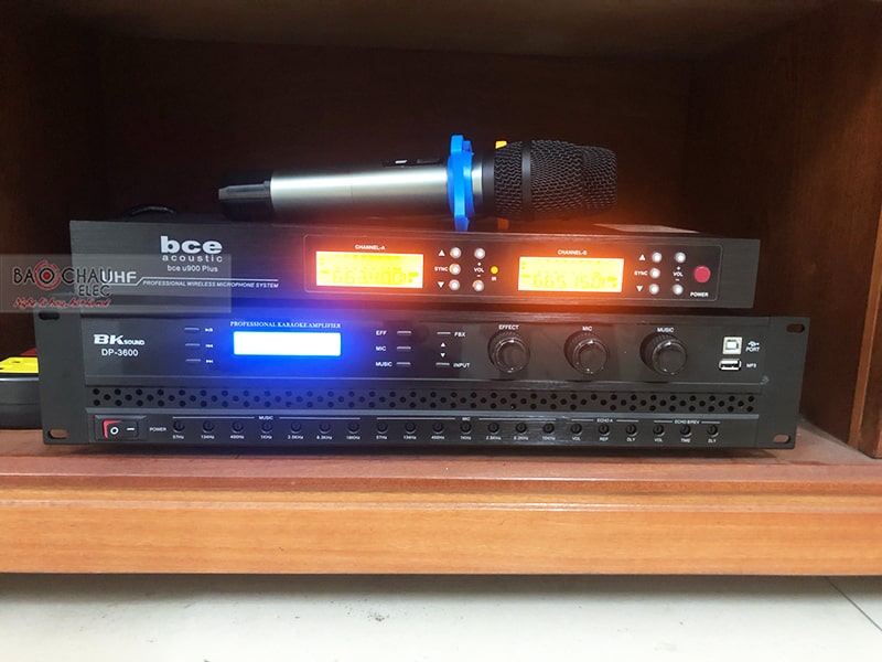 Dàn karaoke gia đình anh Sơn 