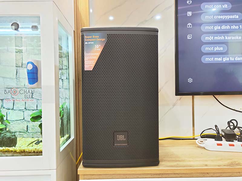 D&agrave;n karaoke gia đ&igrave;nh anh Thanh