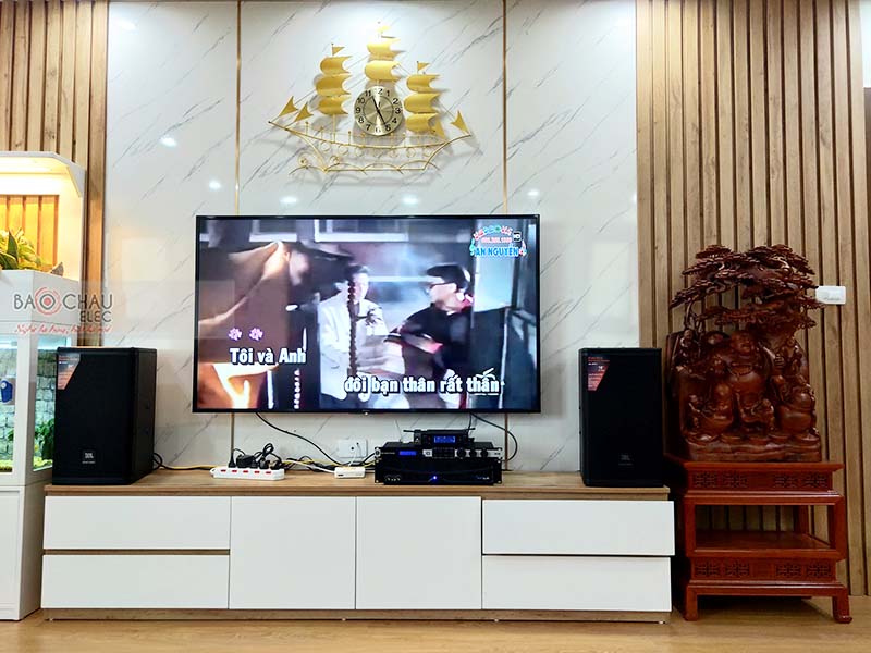 D&agrave;n karaoke gia đ&igrave;nh anh Thanh
