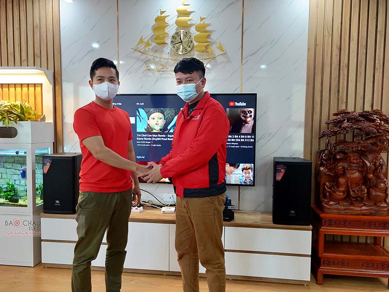 D&agrave;n karaoke gia đ&igrave;nh anh Thanh
