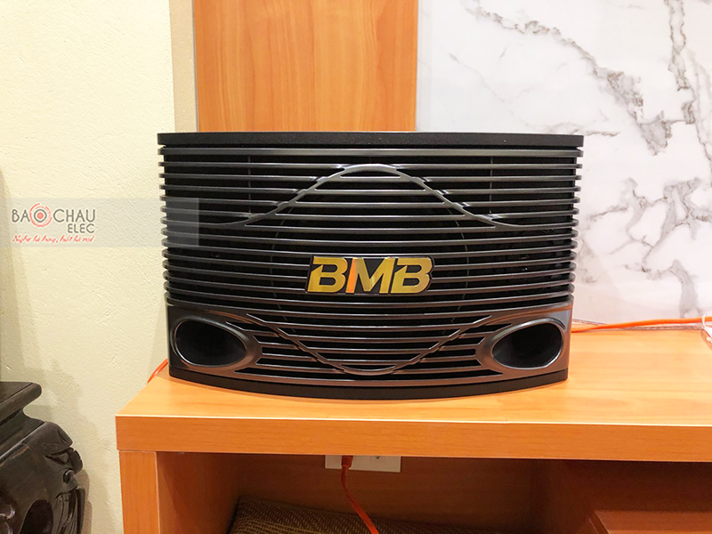 Dàn karaoke gia đình anh Thực