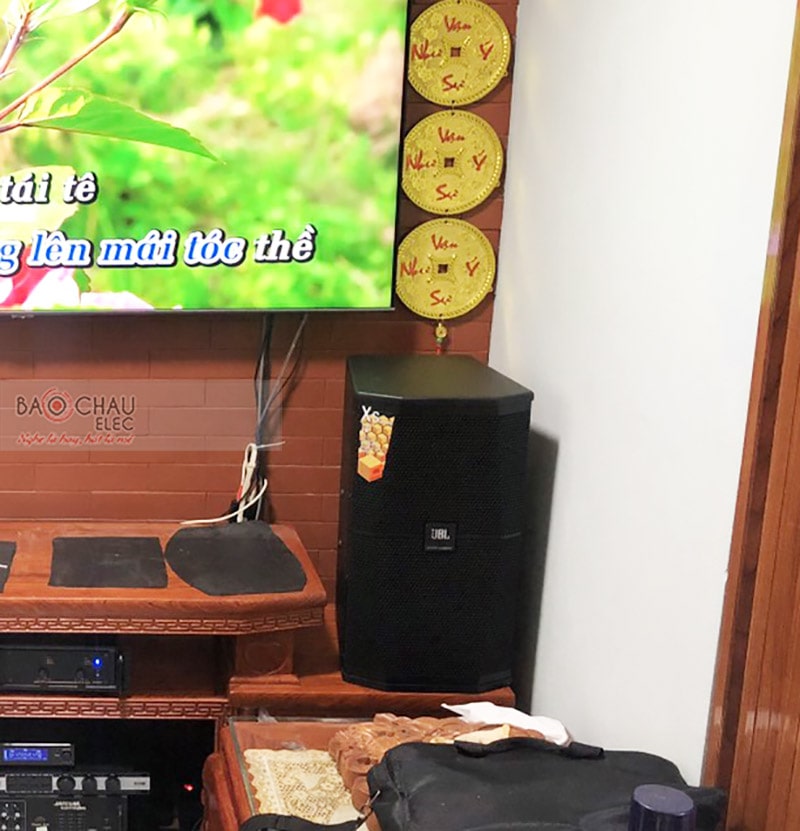 Dàn karaoke gia đình anh Tiến