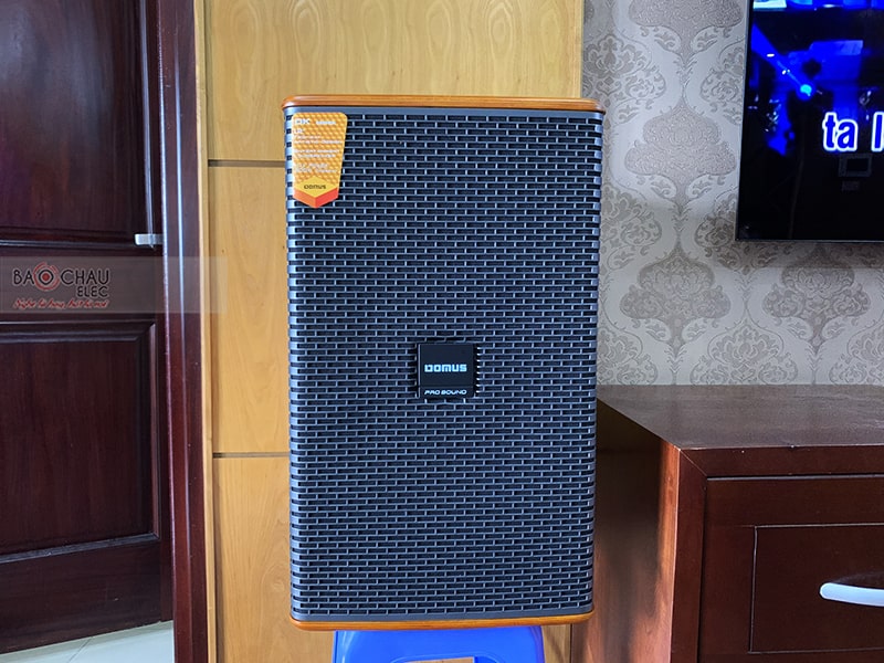 Dàn karaoke gia đình anh Trung 