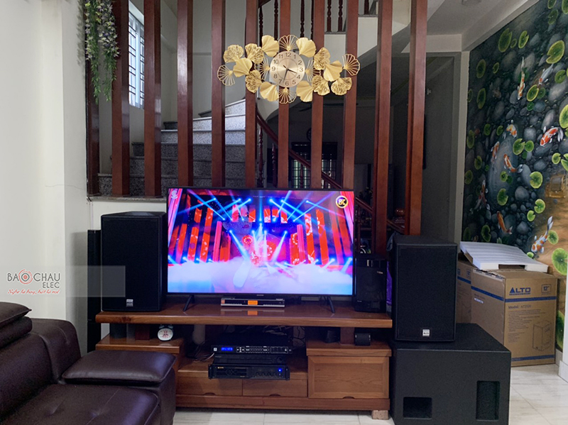D&agrave;n karaoke gia đ&igrave;nh anh Trường tại H&agrave; Nội