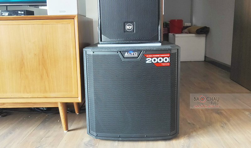Dàn karaoke gia đình anh Tuấn h4