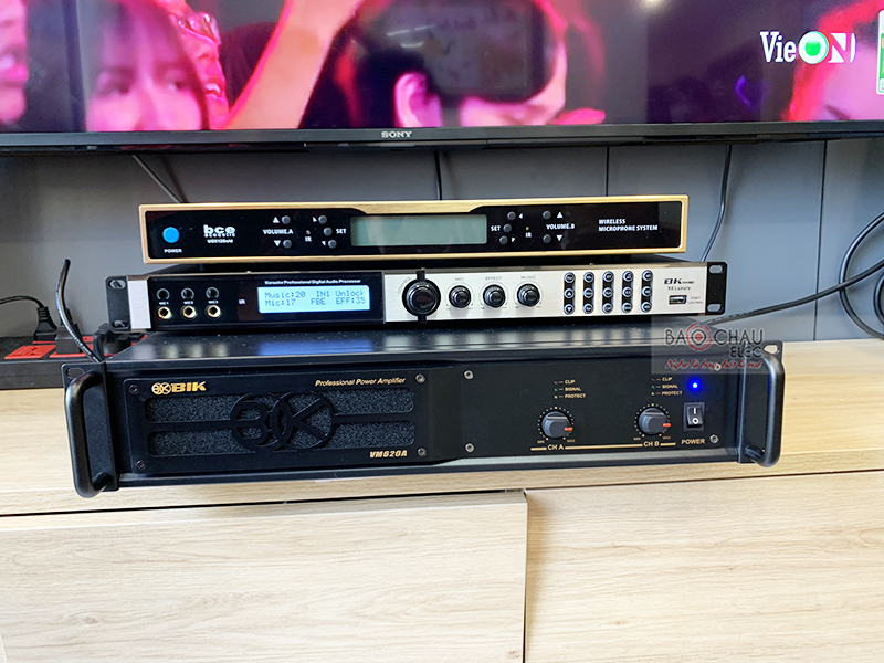 Dàn karaoke gia đình chị Hà h3