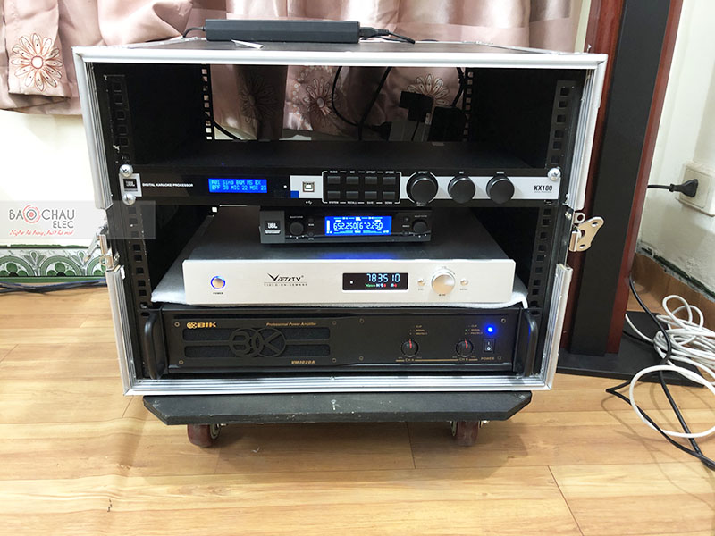 Dàn karaoke gia đình chị Hanh h3