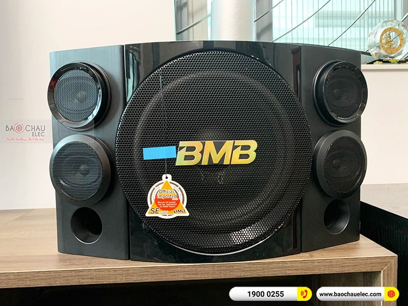 Dàn karaoke gia đình chị Nhung