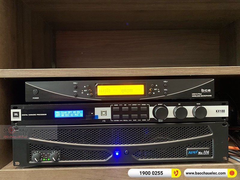 Dàn karaoke gia đình chị Nhung