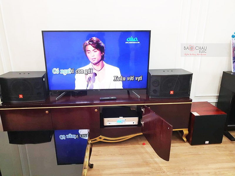 Dàn karaoke gia đình chị Nhung 